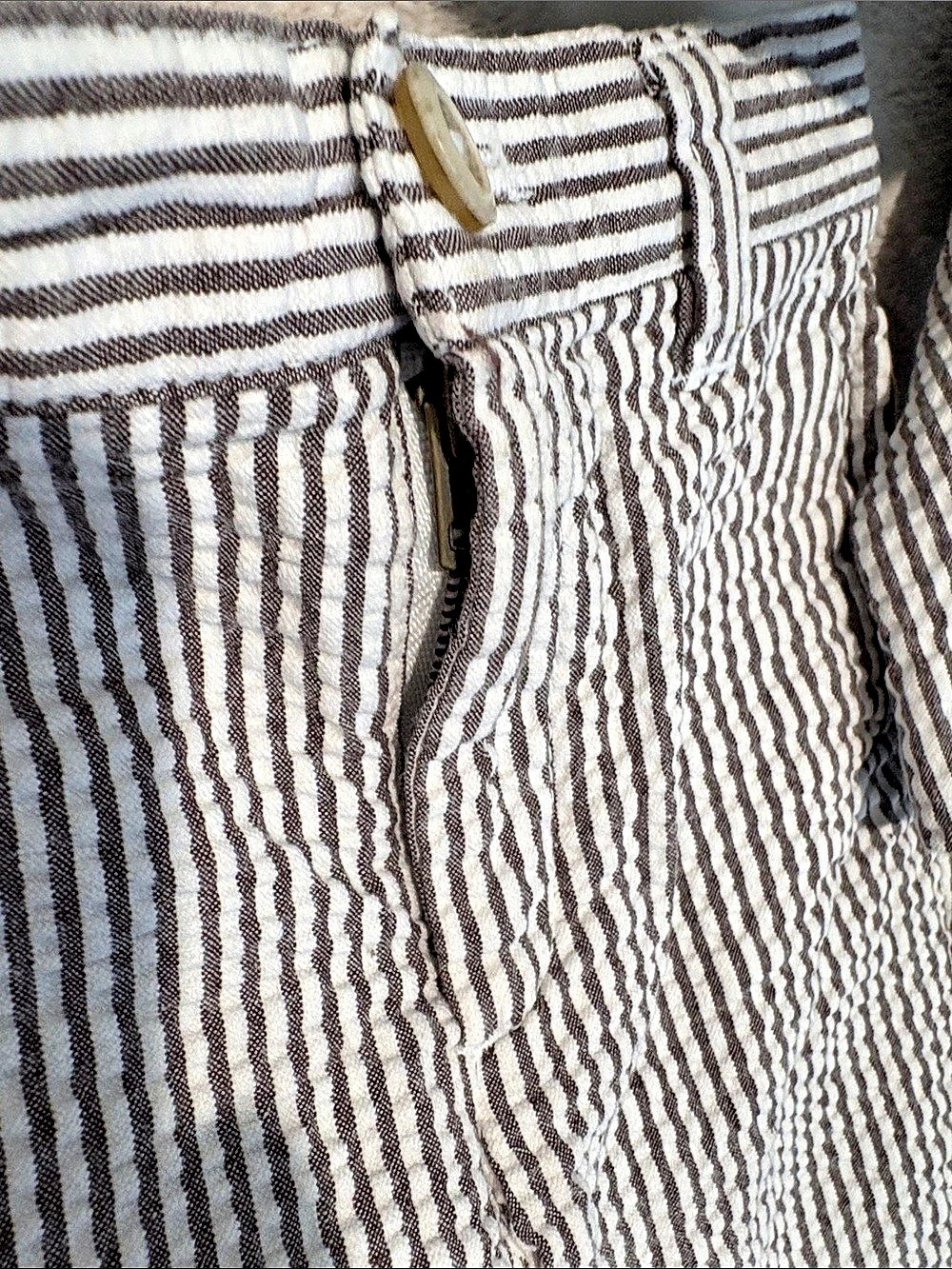 crazy 8 seersucker Striped Set Size 12-24M Like New - Picture 8 of 12